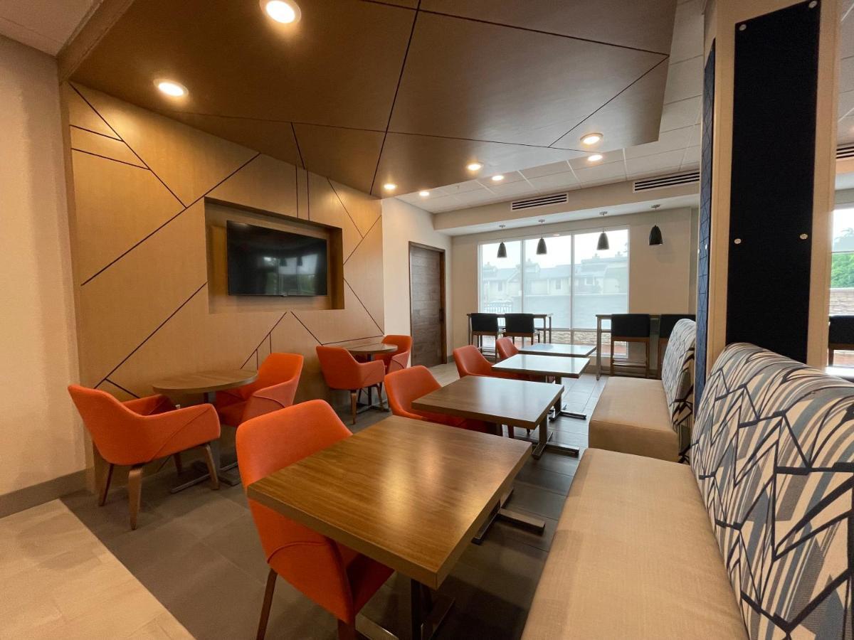Holiday Inn Express & Suites - Ft. Smith - Airport By Ihg Fort Smith Extérieur photo