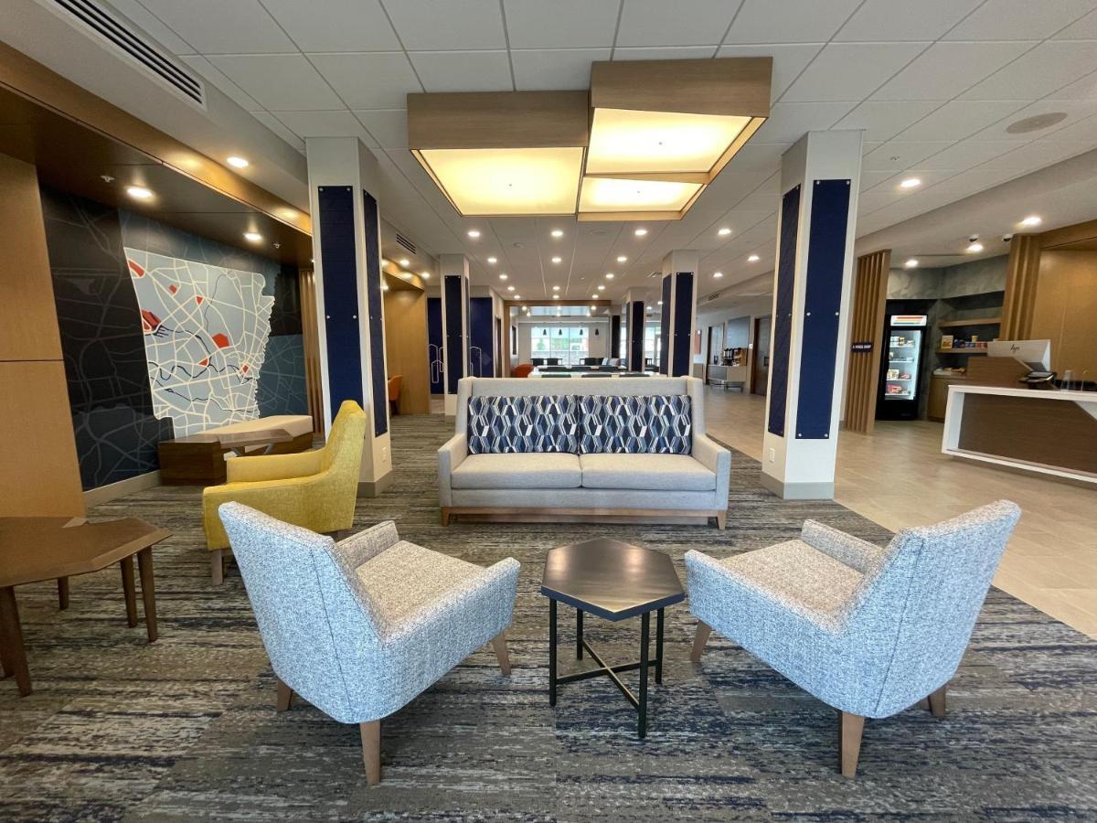 Holiday Inn Express & Suites - Ft. Smith - Airport By Ihg Fort Smith Extérieur photo